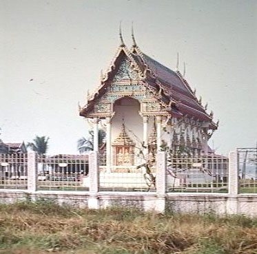 near-bang-pla-temple.jpg